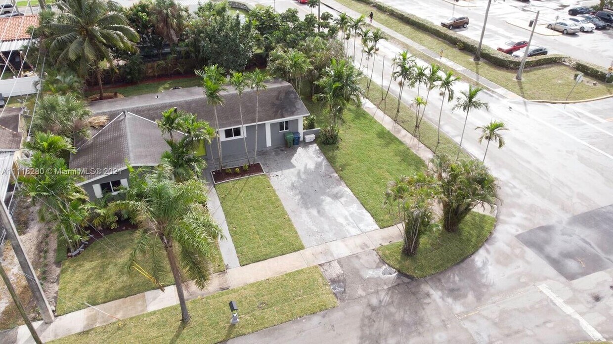 Primary Photo - 2350 NW 184th St