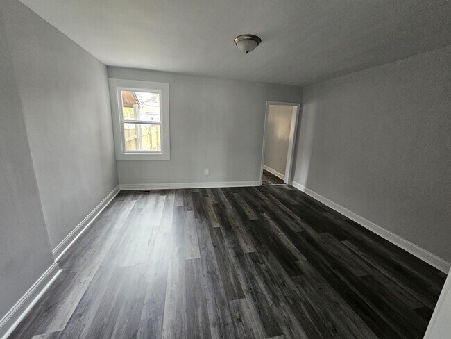 Foto del edificio - 6921 Holabird Ave