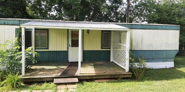 Foto del edificio - 3 Bedroom 1.5 Bath Mobile Home w/ Washer&D...