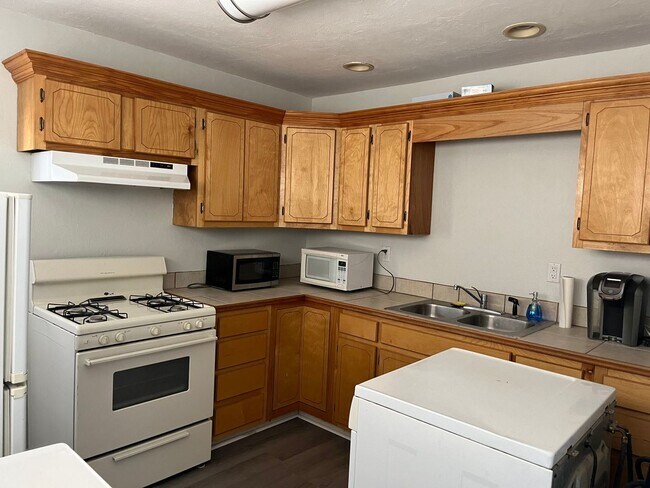 Building Photo - 2 br, 1 bath House - 407 S 7th St
