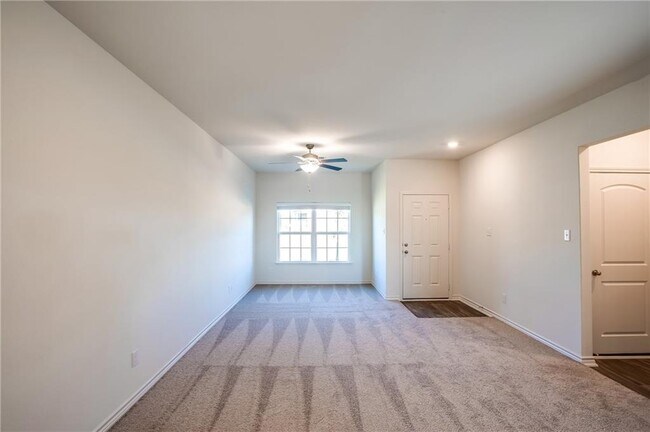 Building Photo - 14201 Prairie Sod Ln
