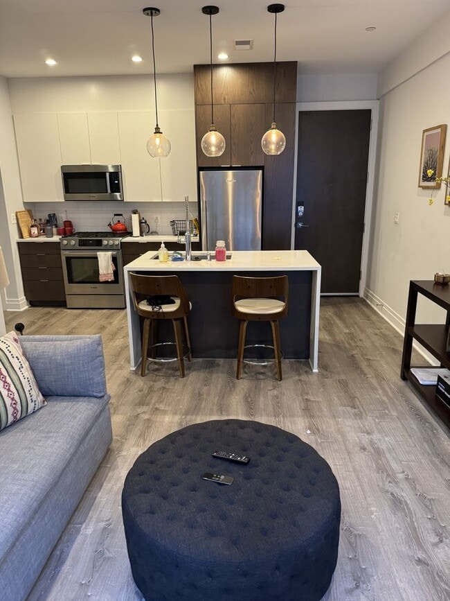 Building Photo - Centrally located 1BR/1BA Dupont Circle $2700 a month