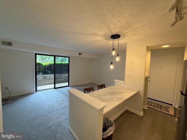 Foto del edificio - 12205 Peach Crest Dr