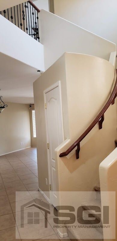 Building Photo - BEAUTIFUL 4 BEDROOM HOUSE IN THE FOOTHILLS
