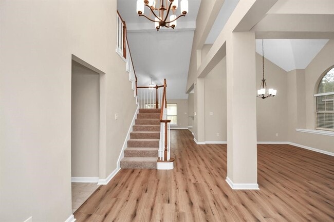 Building Photo - 2519 Palace Dr