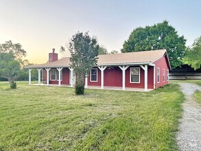 Building Photo - 326 Co Rd 4228