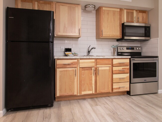 New Appliances - 584 Wall St