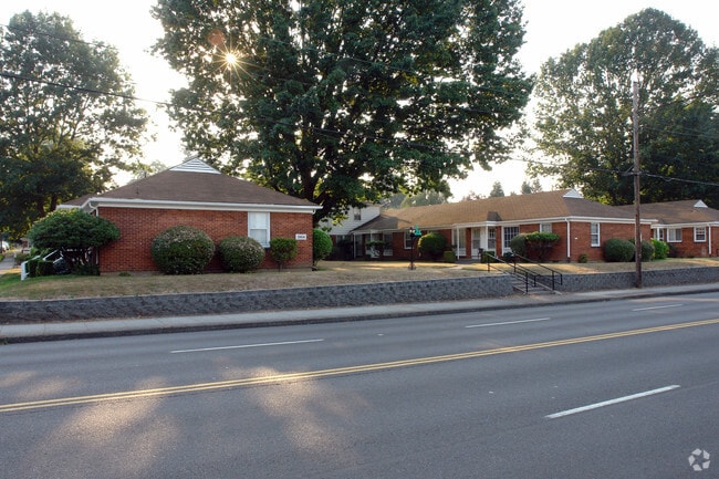Building Photo - Britney Forest Apartments
