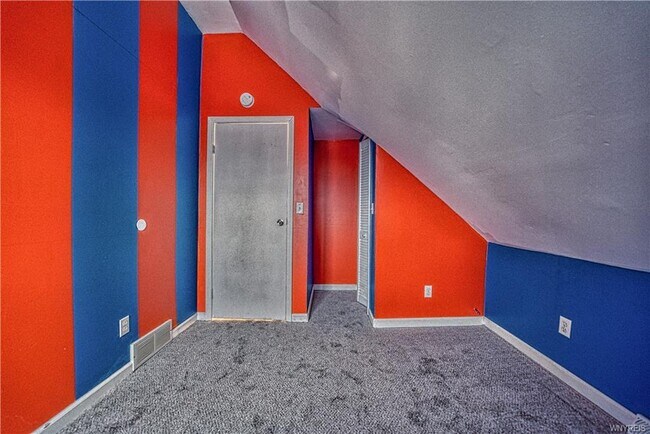 Building Photo - 60 Velore Ave
