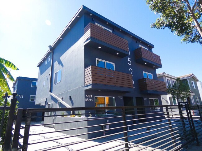 Foto del edificio - 5522 Barton Ave