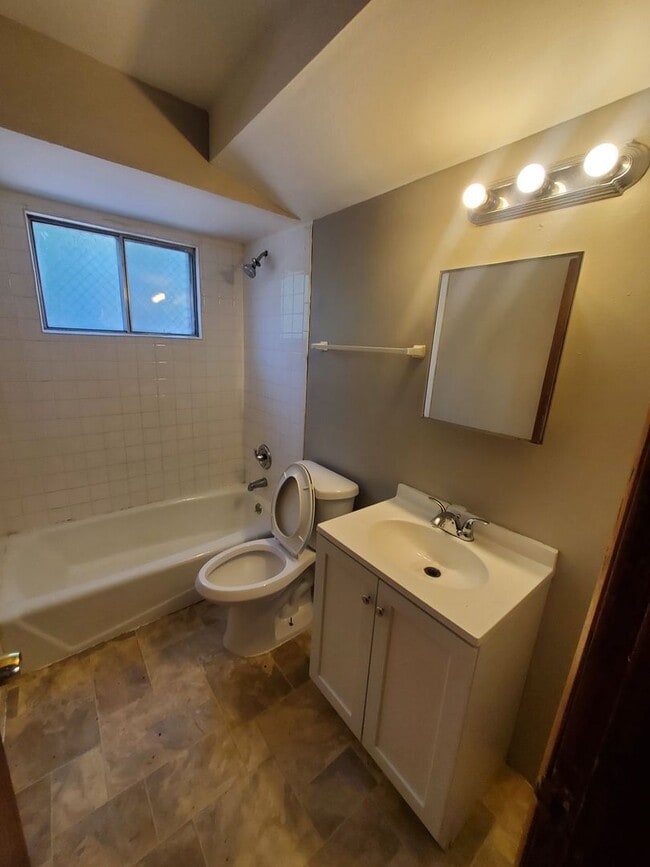 Interior Photo - 4651 N 36th St. (12 unit)(ACE PROPERTY)