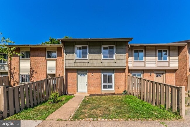 Foto del edificio - 630 Clearwater Ct