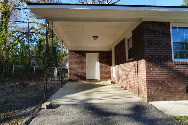 Foto del edificio - 6417 Ginger Cir