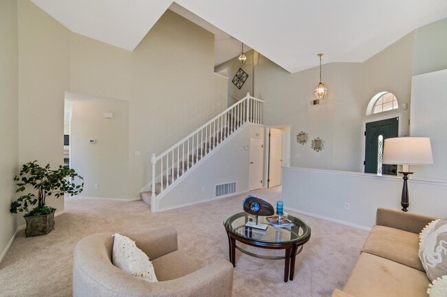 Building Photo - 2173 Laguna Dr