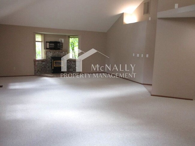 Foto del edificio - Charming 3-Bedroom Rambler with Spacious Backyard