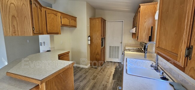 Foto del edificio - 2541 Deer Brush Ln