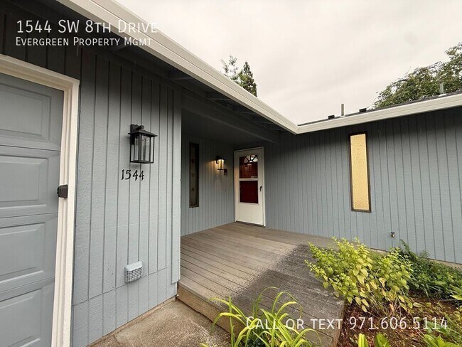 Foto del edificio - 1544 SW 8th Dr