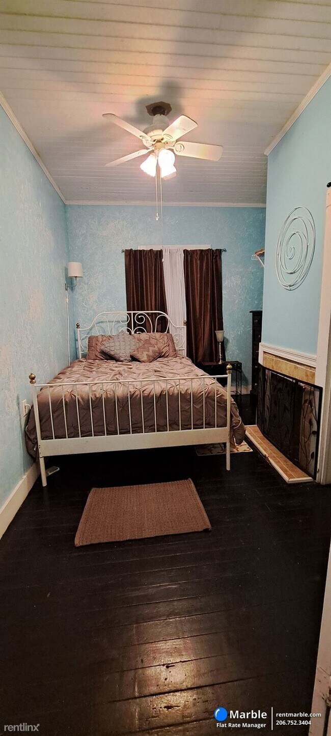 Foto del edificio - 2 br, 1 bath House - 845 W Brevard St