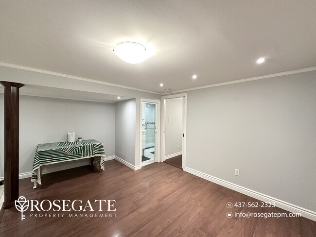 Photo du bâtiment - Spacious 2-Bedroom Basement Apartment with 2 Bathrooms & Internet Included – Scarborough