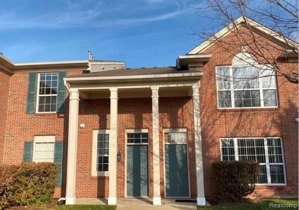 25208 Chesapeake Cir Unit 293, Commerce Charter Township, MI 48390