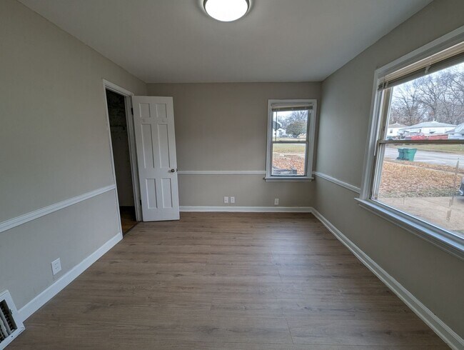 Building Photo - Can You Believe it?! Right on Cabot?