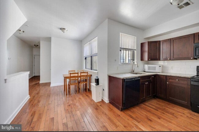 Building Photo - 1503 W Seybert St