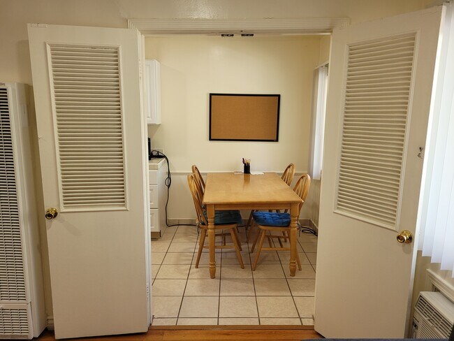 Foto del edificio - 479 Landfair Ave