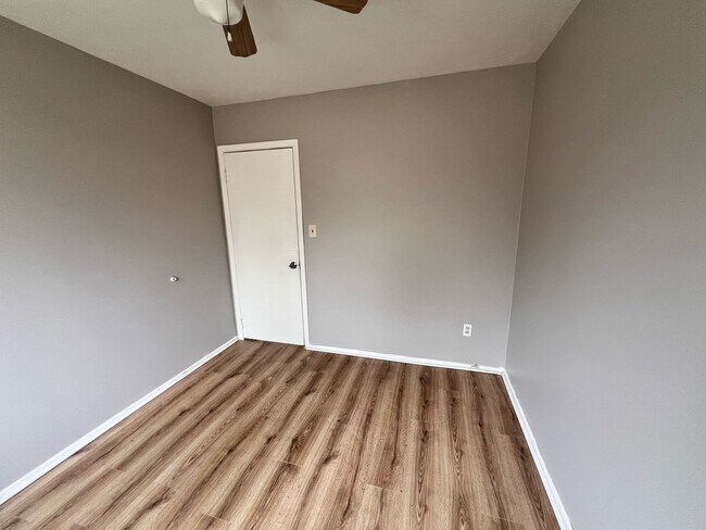 Foto del edificio - 3265 E 143rd St