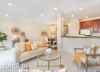 Building Photo - 2 br, 2.5 bath House - 120 Rock Creek Dr