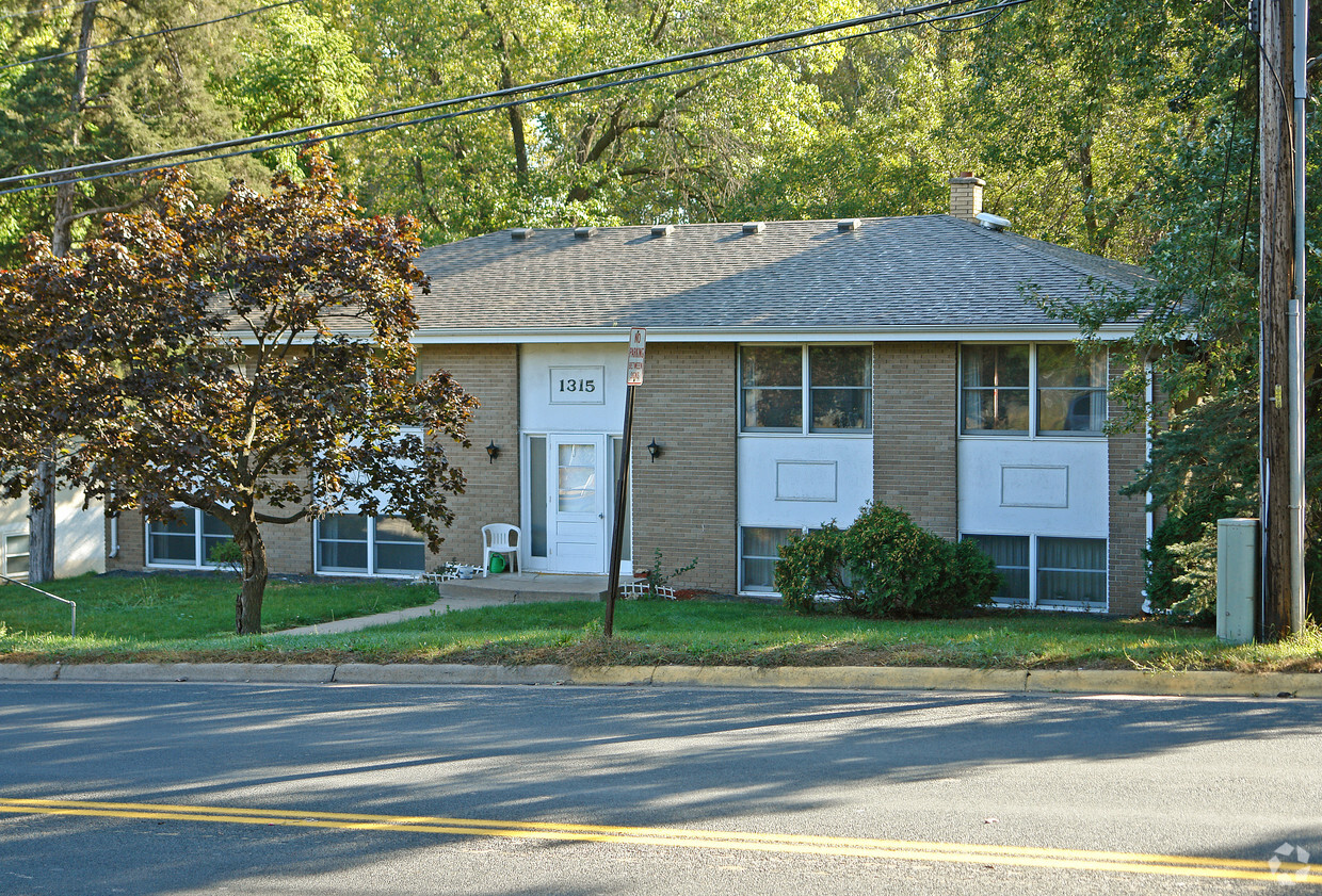 Primary Photo - 1315 Greeley St S