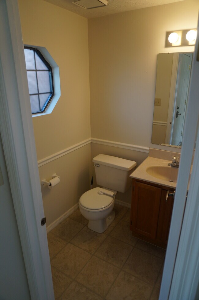 Building Photo - 2374 Fieldstone Cir