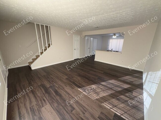 Building Photo - 426 Bainbridge Dr