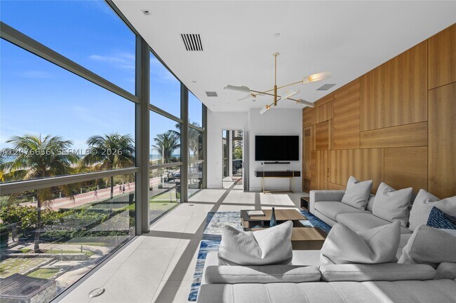 Foto del edificio - 5875 Collins Ave
