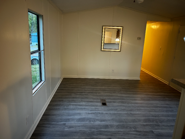 Building Photo - 2015 Williamsport Pike