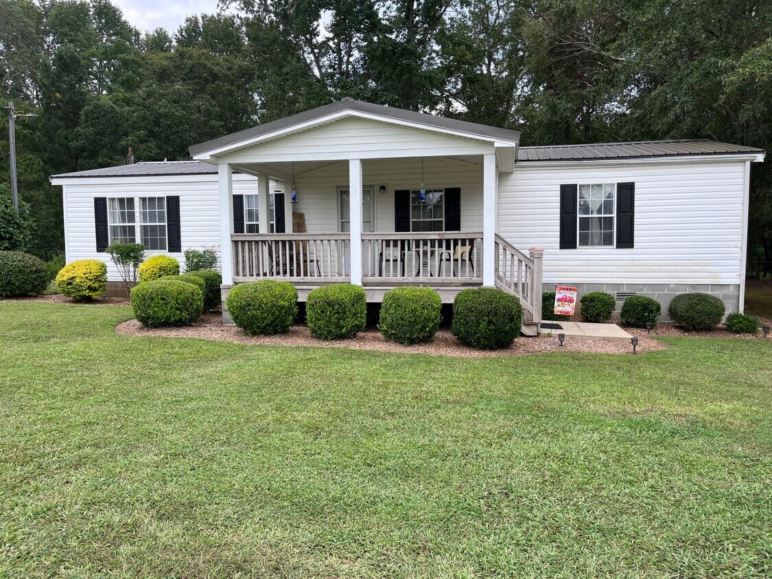 Primary Photo - 1040 Parker Creek Rd