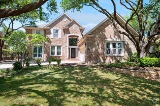 Building Photo - 2029 Primrose Dr