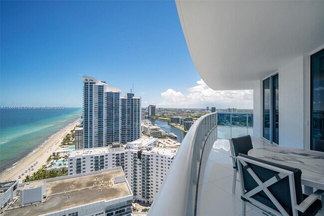 Building Photo - 2711 S Ocean Dr