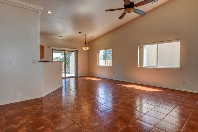 Building Photo - 5879 N Bronco Ln