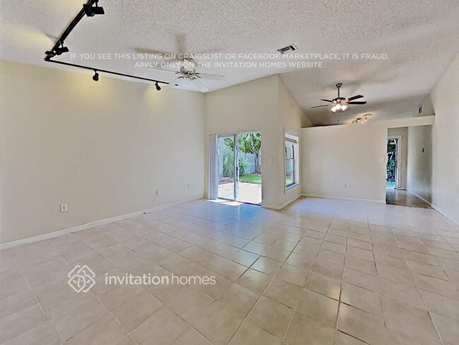 Building Photo - 14056 Langley Pl
