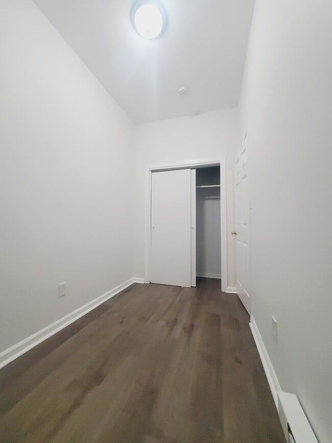 Foto del edificio - 366 Forrest St