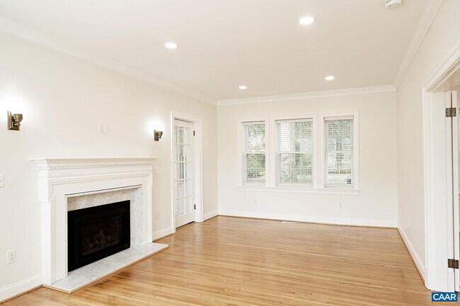 Building Photo - 675 Evergreen Ave