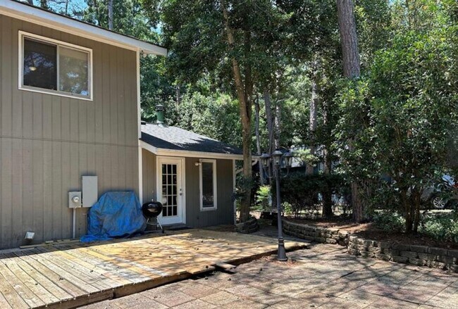 Building Photo - Exclusively Offered by Muse Realty Rentals...