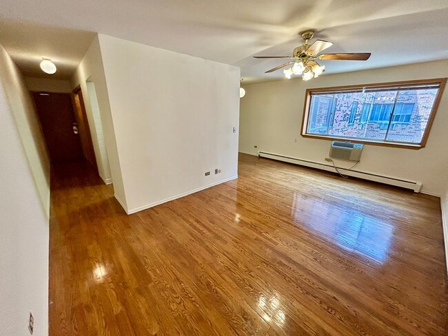 Interior Photo - 531 W. Deming