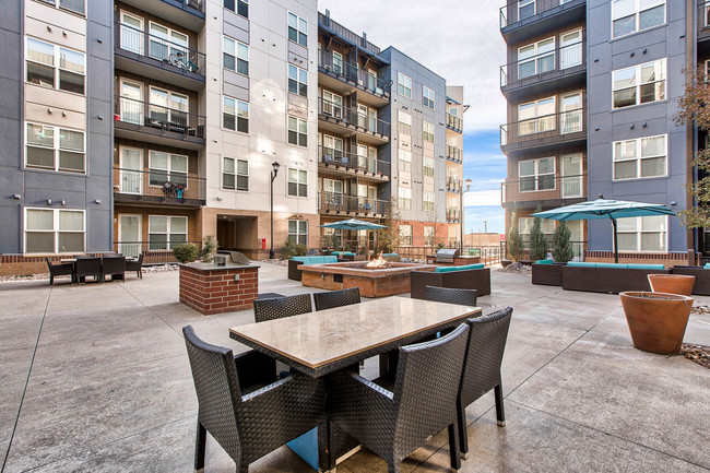 The courtyard features a fire pit - Windsor at Broadway Station