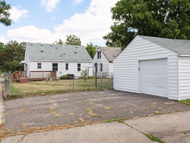 Foto del edificio - 3 Bedroom Single Family Home in Minneapolis