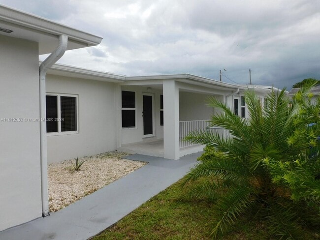 Building Photo - 108 NW 48th Ave