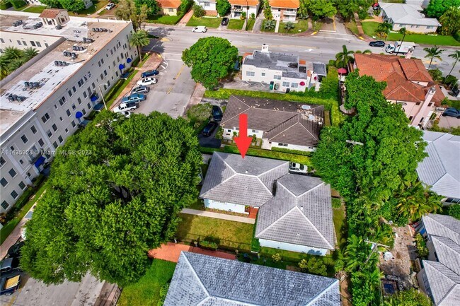 Building Photo - 341 Santander Ave