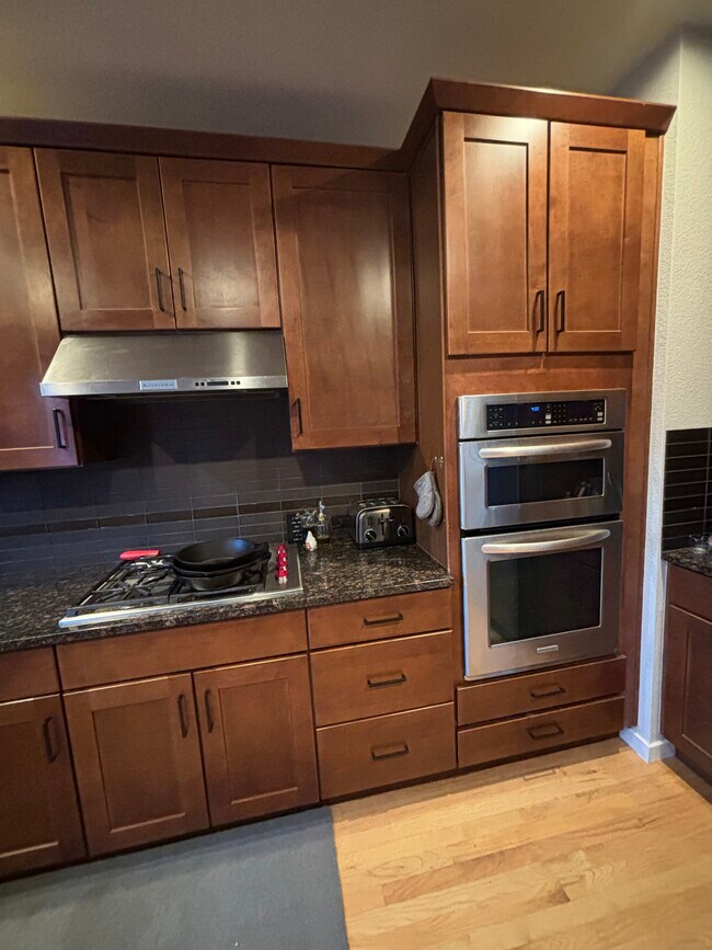 Foto del edificio - 1814 Blue Star Ln