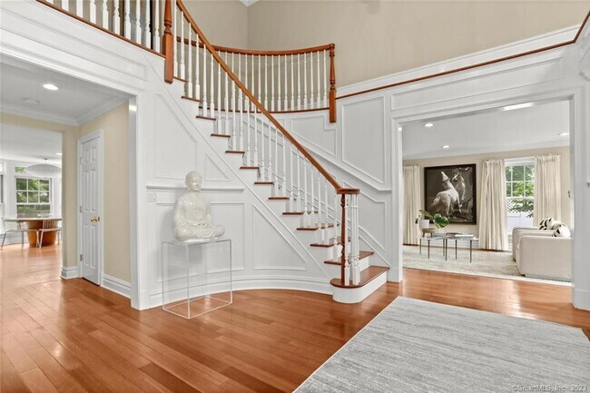 Building Photo - 302 Compo Rd S