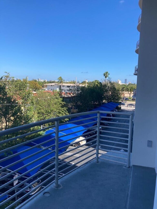 Foto del edificio - 1789 NE Miami Gardens Dr